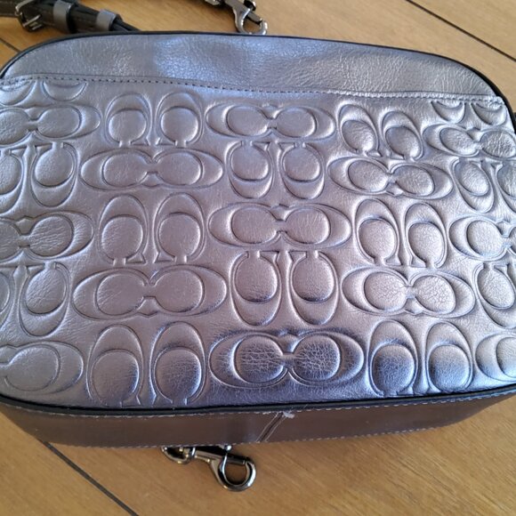 Coach Metallic Silver Camera Crossbody Handbag 38627 Embossed Signature Leather - Picture 4 of 10